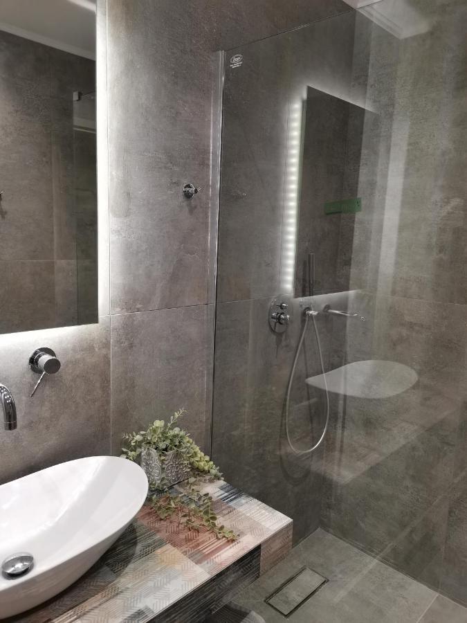 Historic Center Luxury Studio Apartment Афины Экстерьер фото