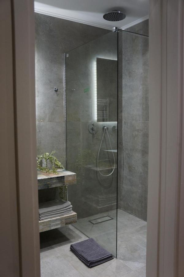 Historic Center Luxury Studio Apartment Афины Экстерьер фото